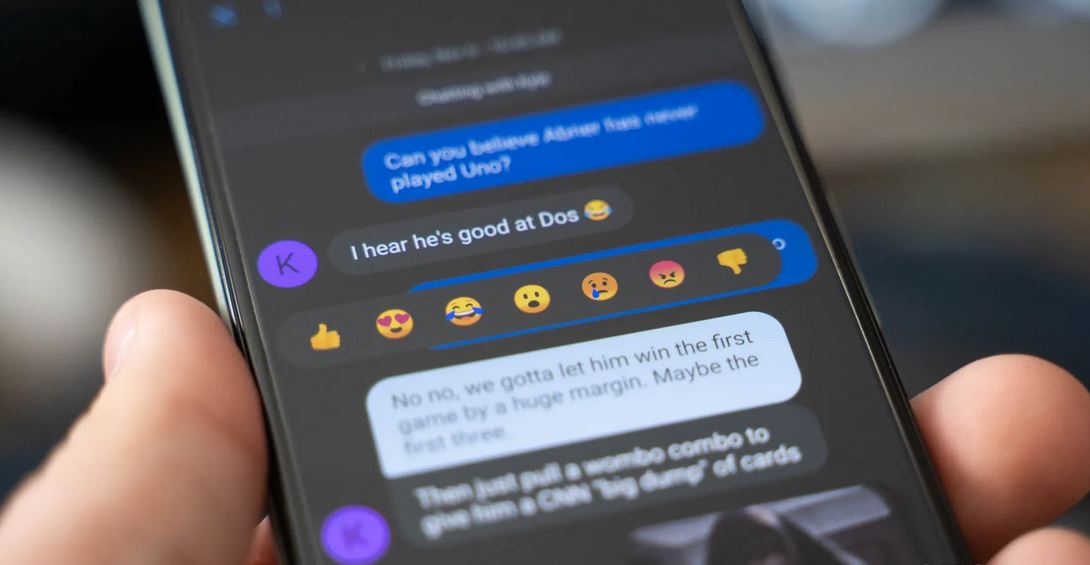 Google Messages ja permet que alguns usuaris reaccionin amb més emojis